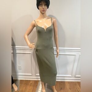 NWT Express Body contour v wire sleeveless midi dress